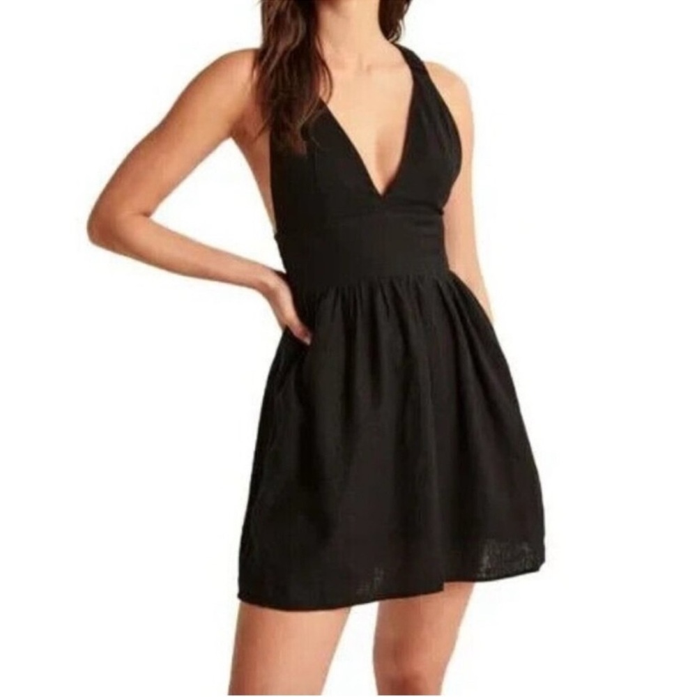 Abercrombie And Fitch Scrunchie Strap V-Neck Skort Dress - Picture 8 of 9